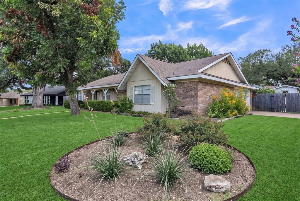 3256 Village Park Drive, Waco, TX 76708 3256 Village Park Drive, Waco, TX 76708