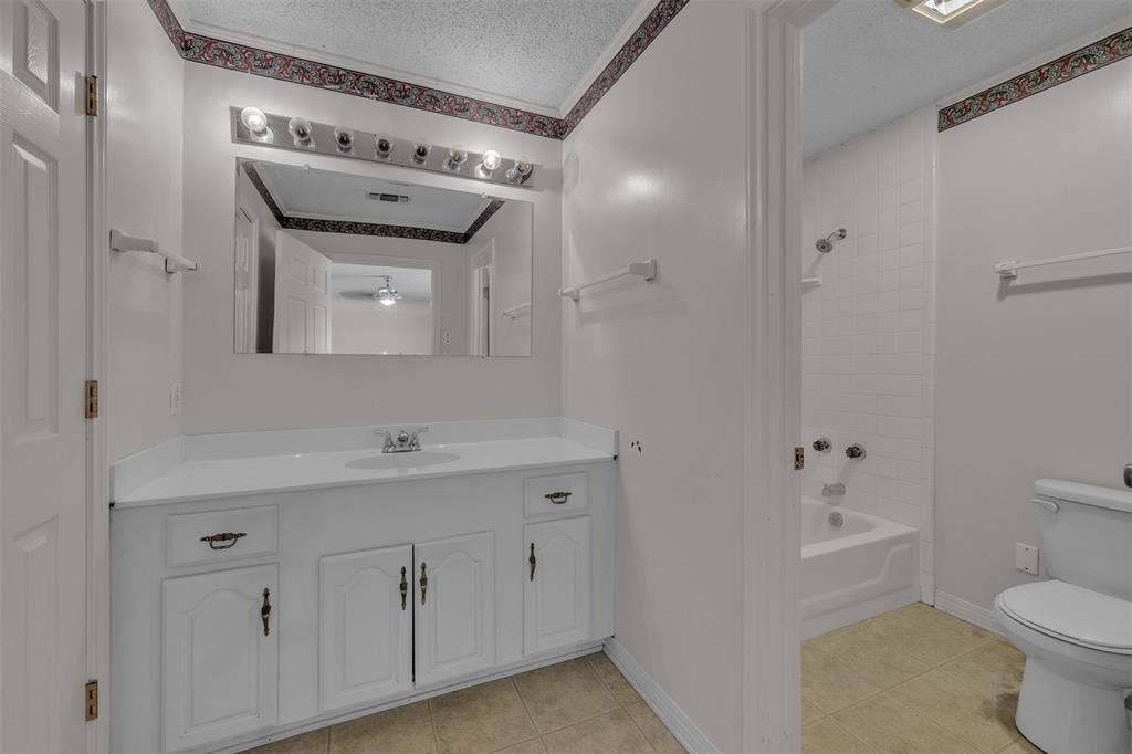 3256 Village Park Drive, Waco, TX 76708 3256 Village Park Drive, Waco, TX 76708