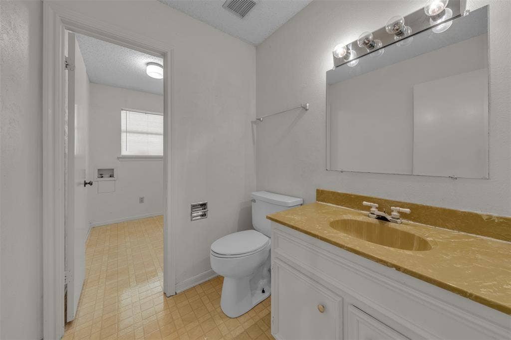 3256 Village Park Drive, Waco, TX 76708 3256 Village Park Drive, Waco, TX 76708