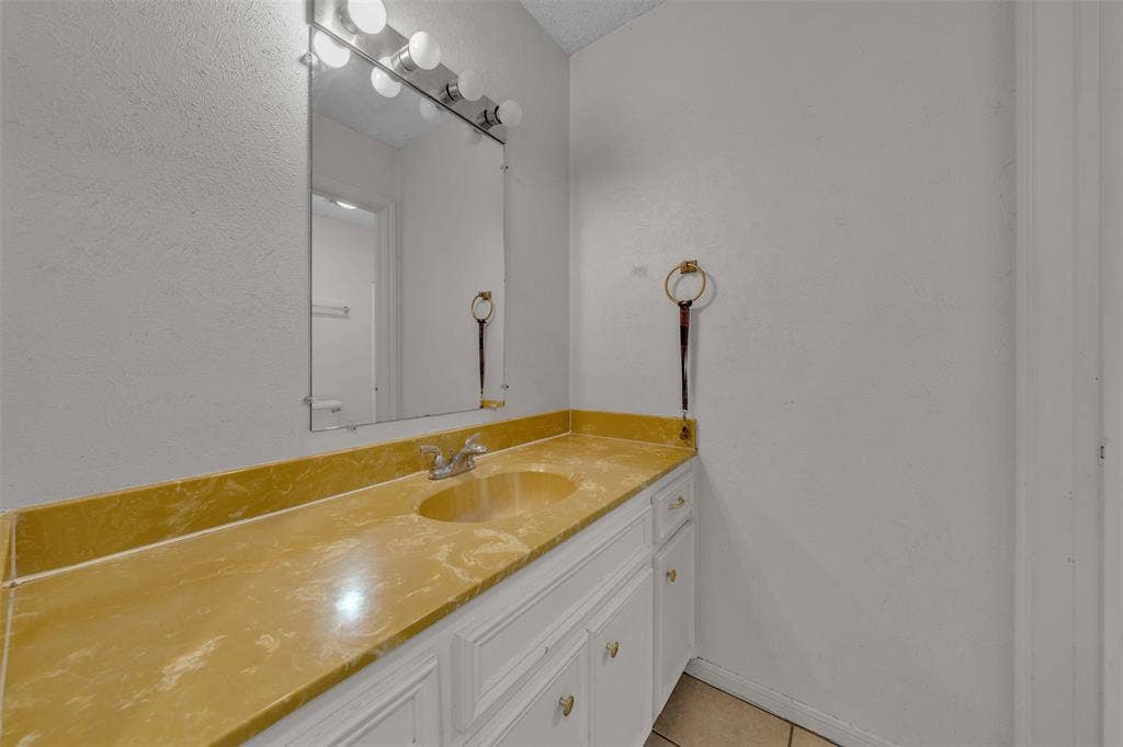3256 Village Park Drive, Waco, TX 76708 3256 Village Park Drive, Waco, TX 76708