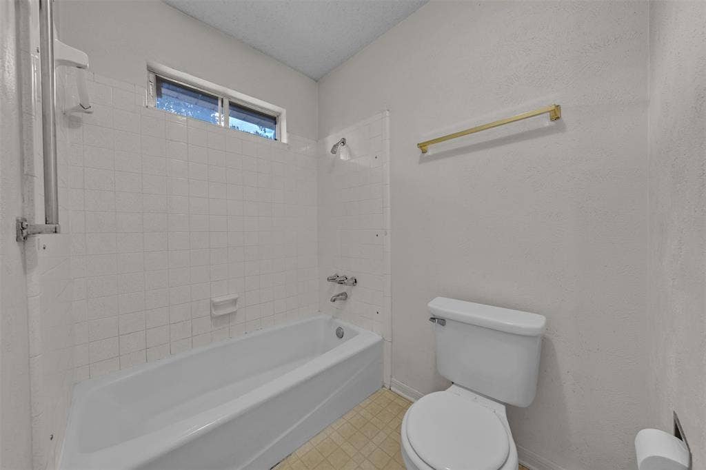 3256 Village Park Drive, Waco, TX 76708 3256 Village Park Drive, Waco, TX 76708