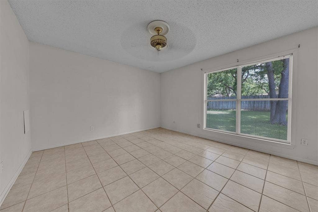 3256 Village Park Drive, Waco, TX 76708 3256 Village Park Drive, Waco, TX 76708