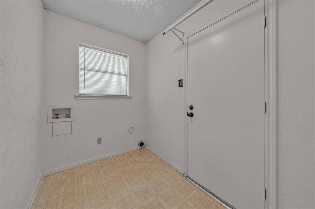 3256 Village Park Drive, Waco, TX 76708 3256 Village Park Drive, Waco, TX 76708