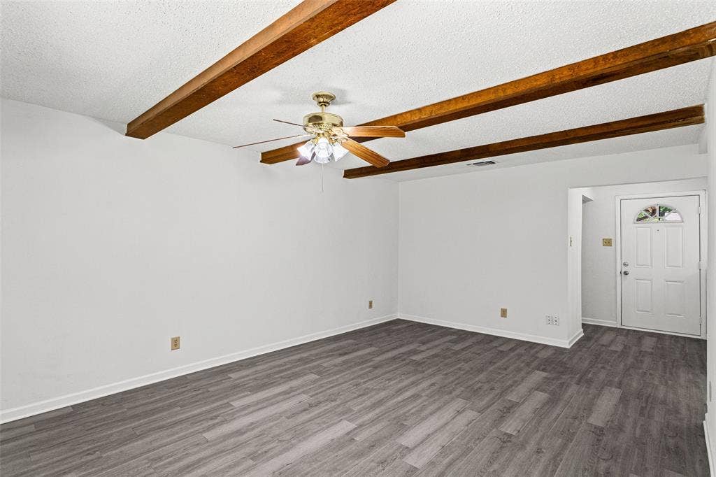 529 Georgetown Drive, Everman, TX 76140 529 Georgetown Drive, Everman, TX 76140