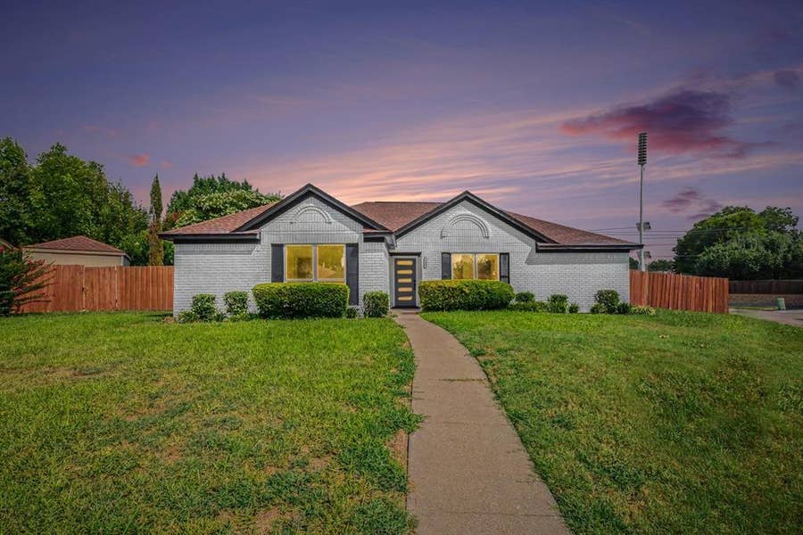 Property photo for 2417 Flagstone Avenue, Rowlett, TX