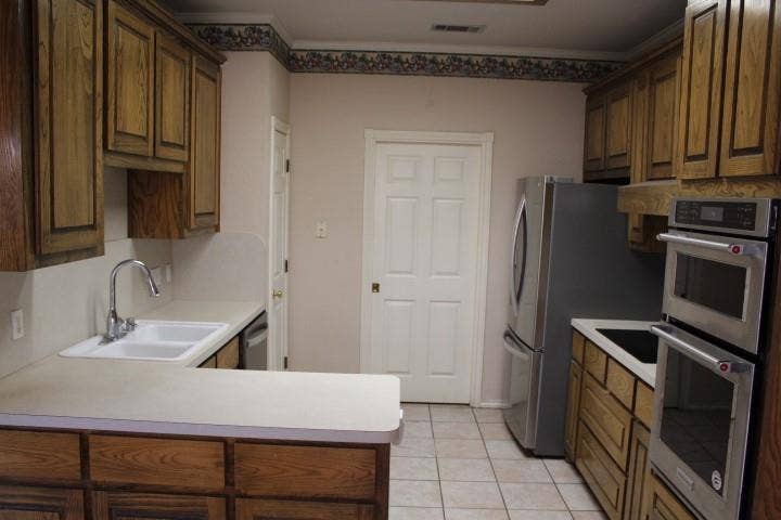 1230 Woodland Park Drive, Hurst, TX 76053 1230 Woodland Park Drive, Hurst, TX 76053