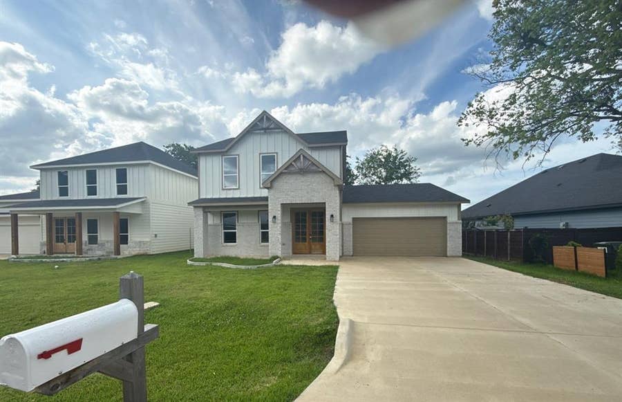 Property photo for 1997 Lakeview Drive, Tool, TX