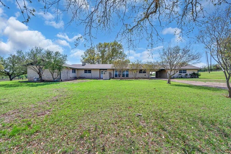 Property photo for 596 Saffle Road, Robinson, TX