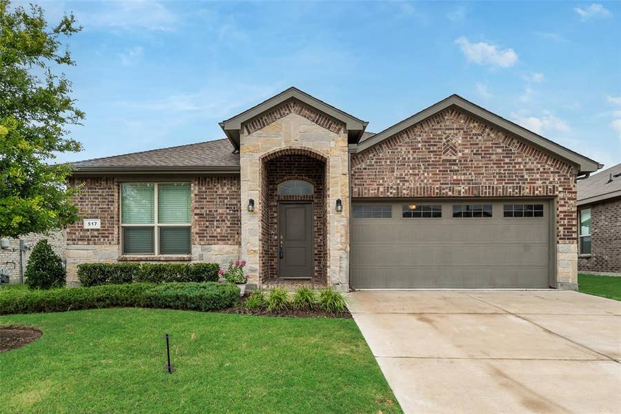 Property photo for 517 Frenchpark Drive, Fort Worth, TX