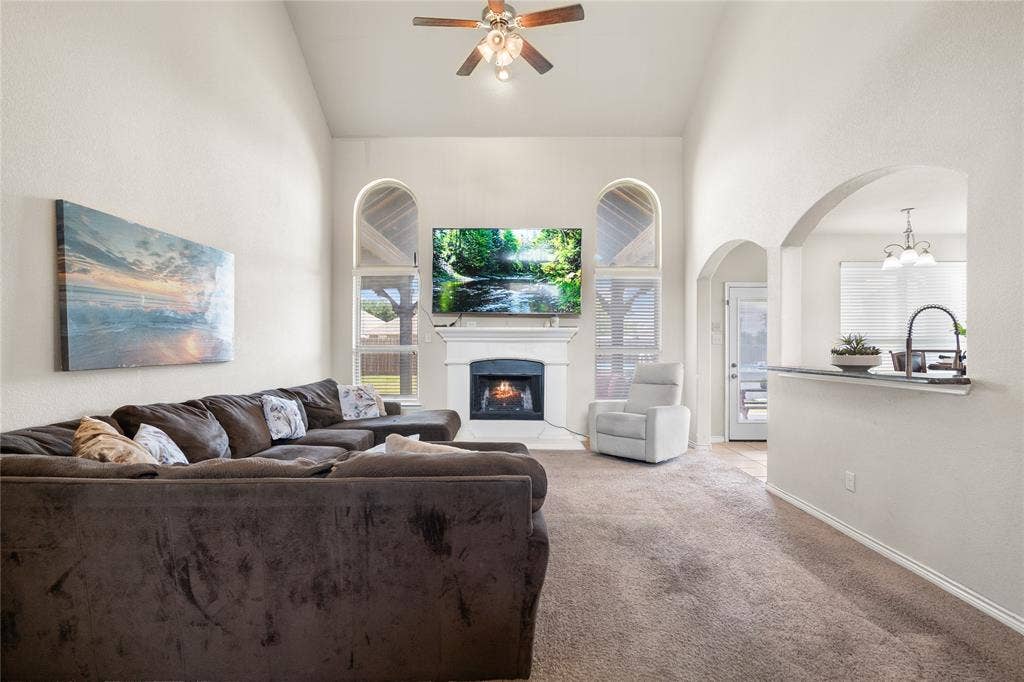 2101 Trinity Lane, Wylie, TX 75098 Living leads into kitchen for seamless entertainment.