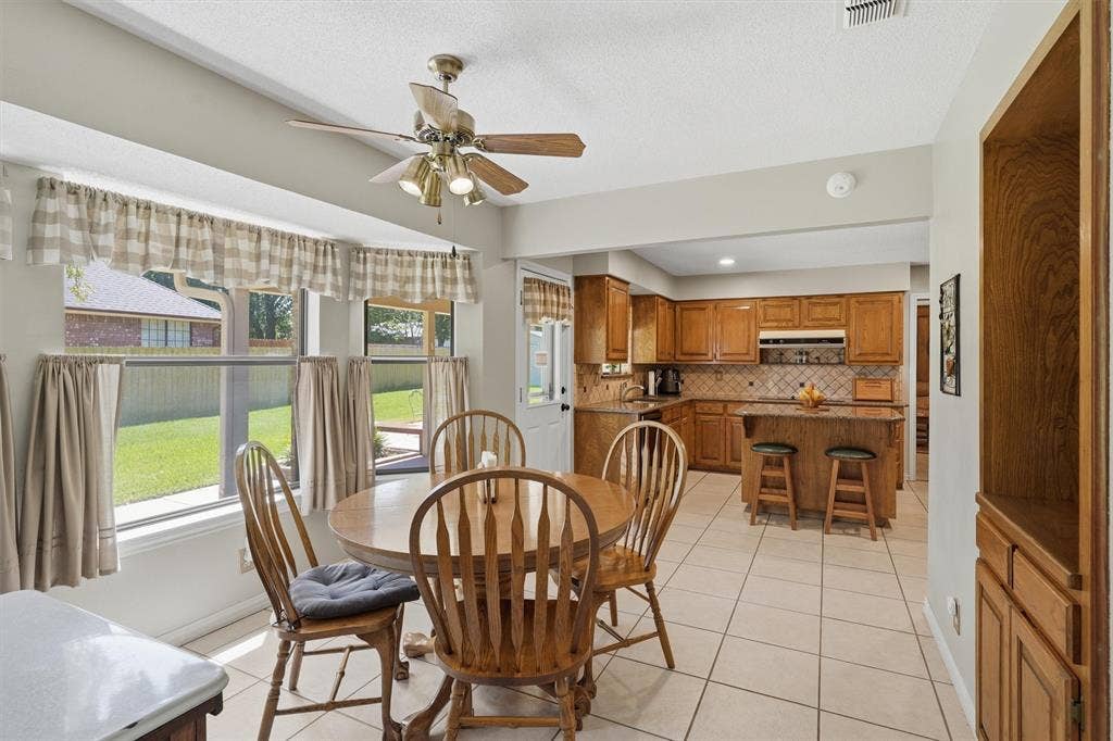 5711 Cortez Drive, Granbury, TX 76049 5711 Cortez Drive, Granbury, TX 76049