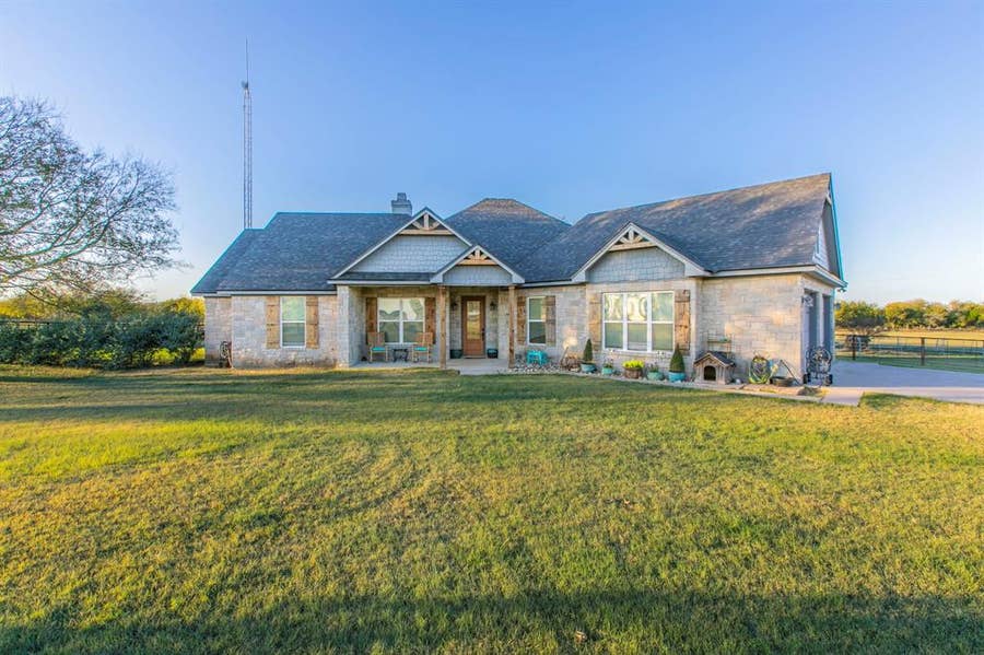 Property photo for 308 Wildflower, McGregor, TX