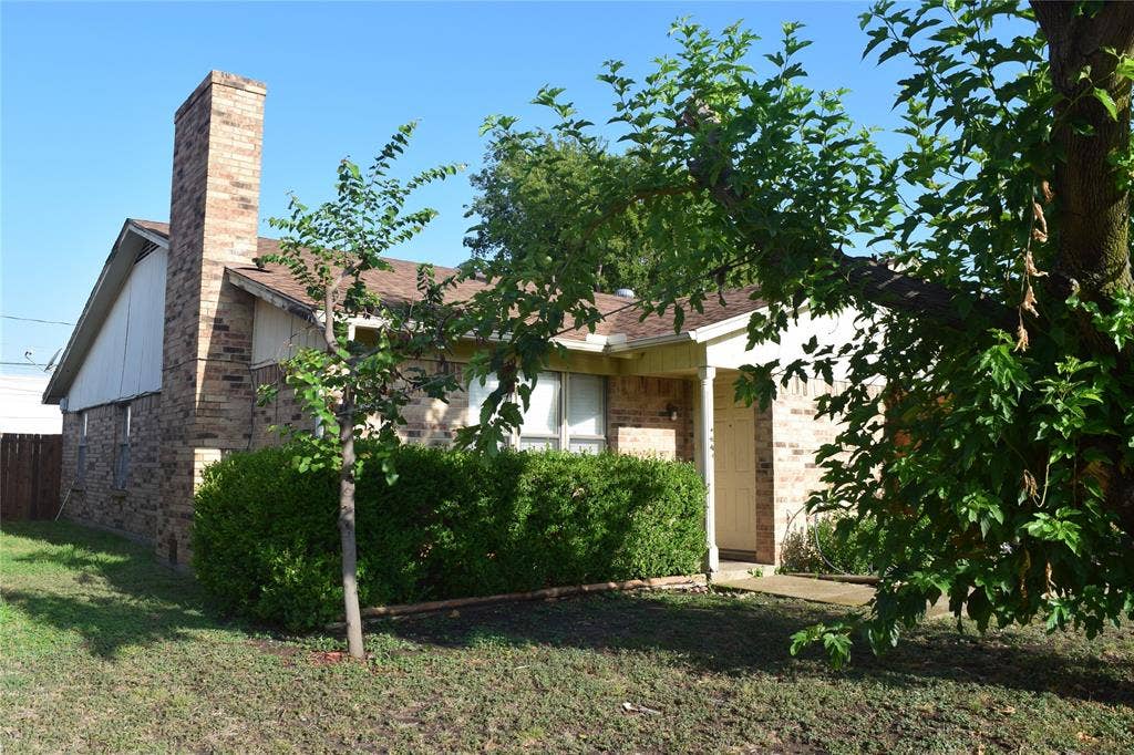 1806 Family Circle, Grand Prairie, TX 75051 1806 Family Circle, Grand Prairie, TX 75051
