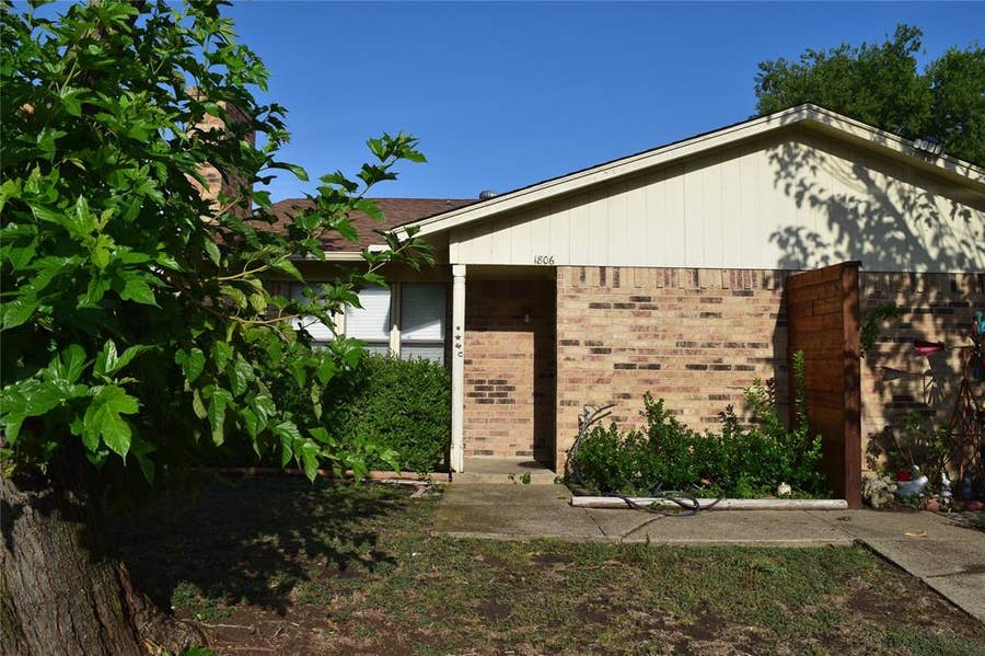 Property photo for 1806 Family Circle, Grand Prairie, TX