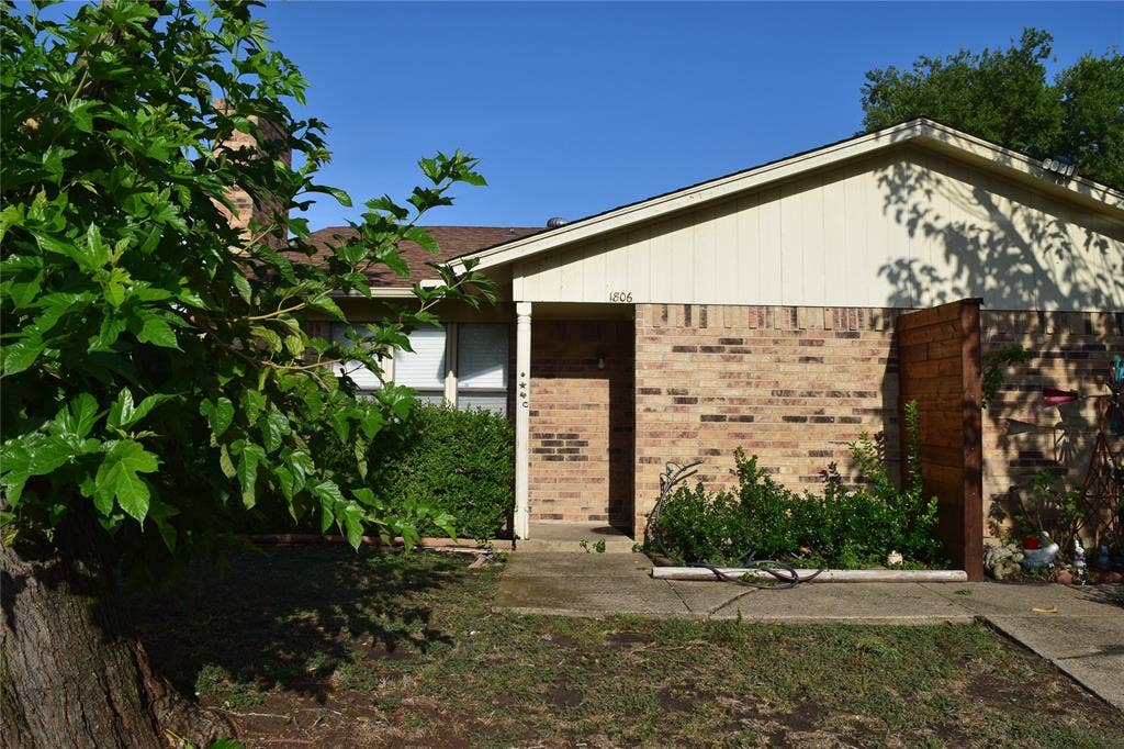 1806 Family Circle, Grand Prairie, TX 75051 1806 Family Circle, Grand Prairie, TX 75051