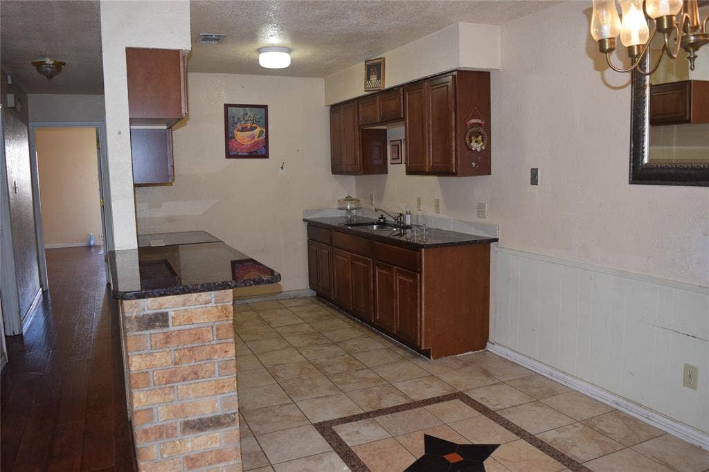 1806 Family Circle, Grand Prairie, TX 75051 1806 Family Circle, Grand Prairie, TX 75051
