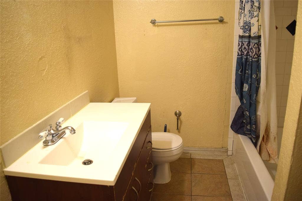 1806 Family Circle, Grand Prairie, TX 75051 1806 Family Circle, Grand Prairie, TX 75051