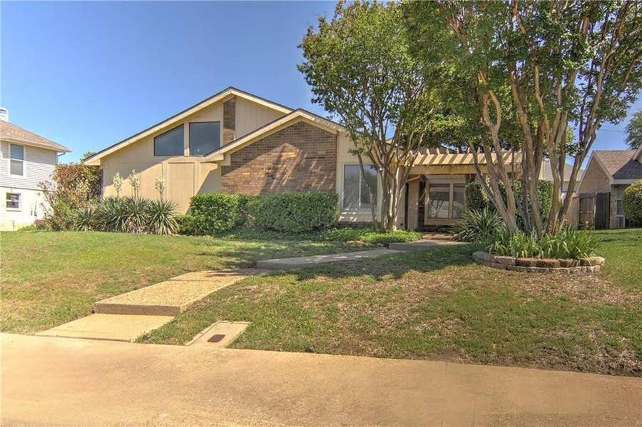 Property photo for 5801 Smoke Glass Trail, Dallas, TX