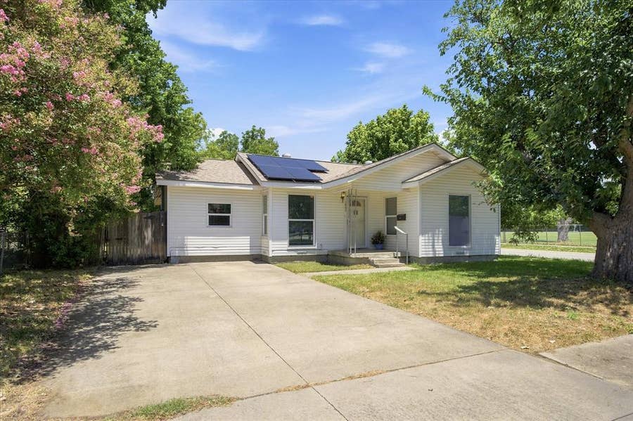 Property photo for 1662 Birch Street, Grand Prairie, TX