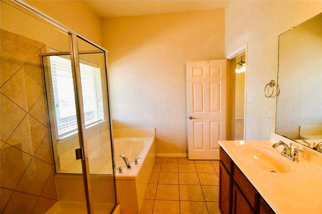 7993 Crampton Lane, Frisco, TX 75035 7993 Crampton Lane, Frisco, TX 75035