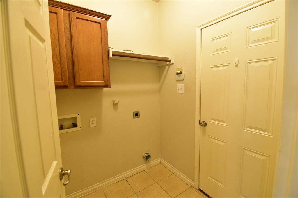 7993 Crampton Lane, Frisco, TX 75035 7993 Crampton Lane, Frisco, TX 75035