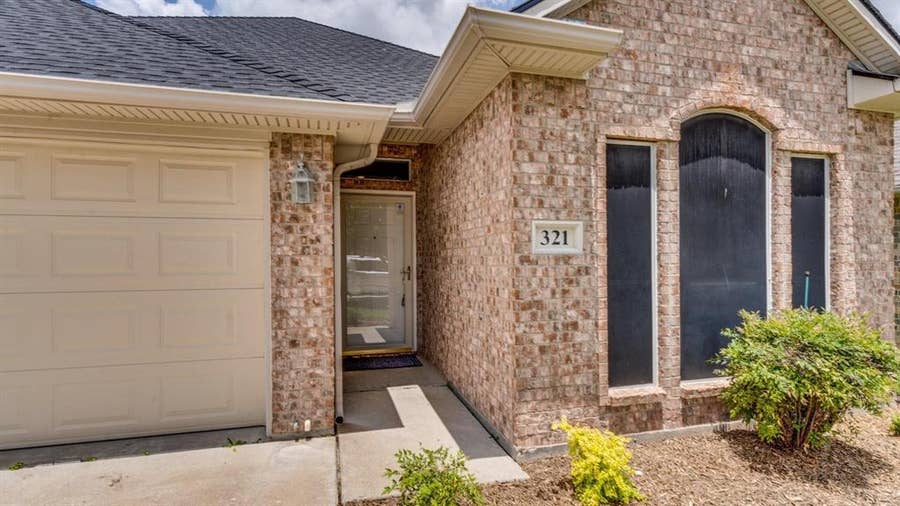 Property photo for 321 Blake Lane, Midlothian, TX
