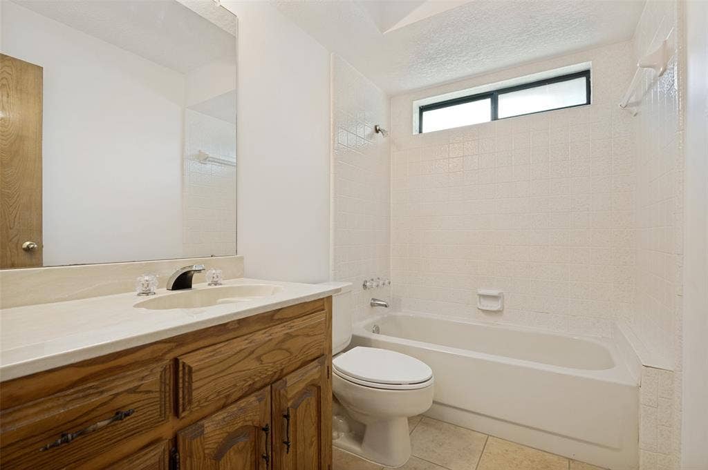 131 Honey Tree Lane, DeSoto, TX 75115 Bathroom