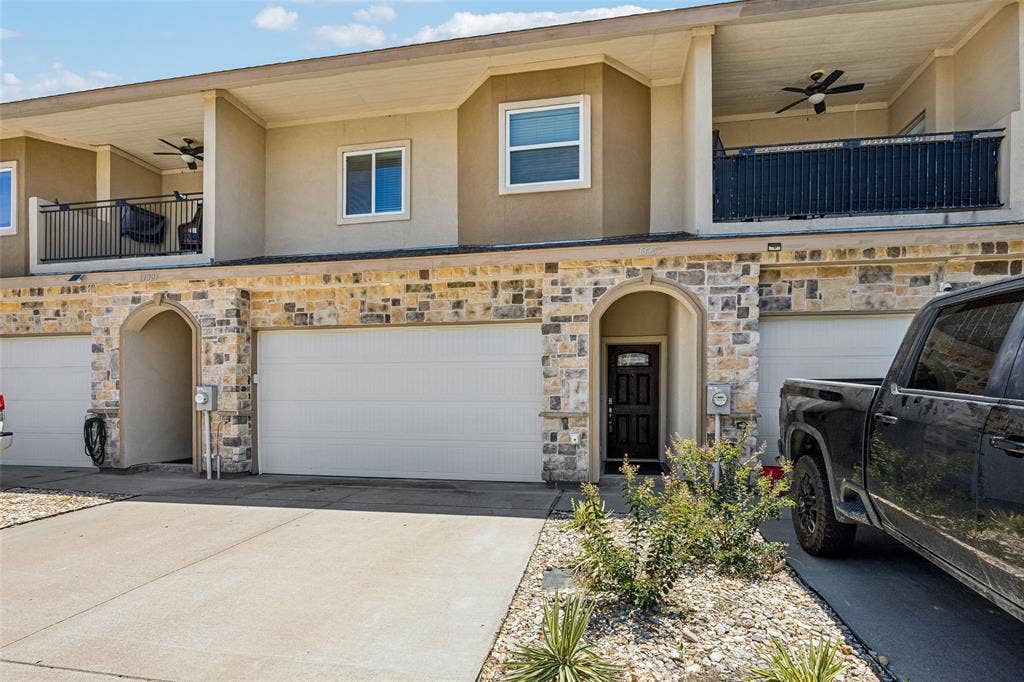 1325 Summerset Lane, Burleson, TX 76028 1325 Summerset Lane, Burleson, TX 76028