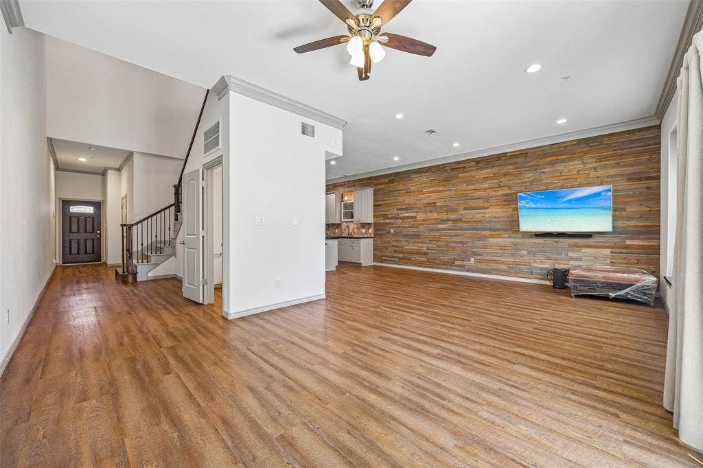 1325 Summerset Lane, Burleson, TX 76028 1325 Summerset Lane, Burleson, TX 76028