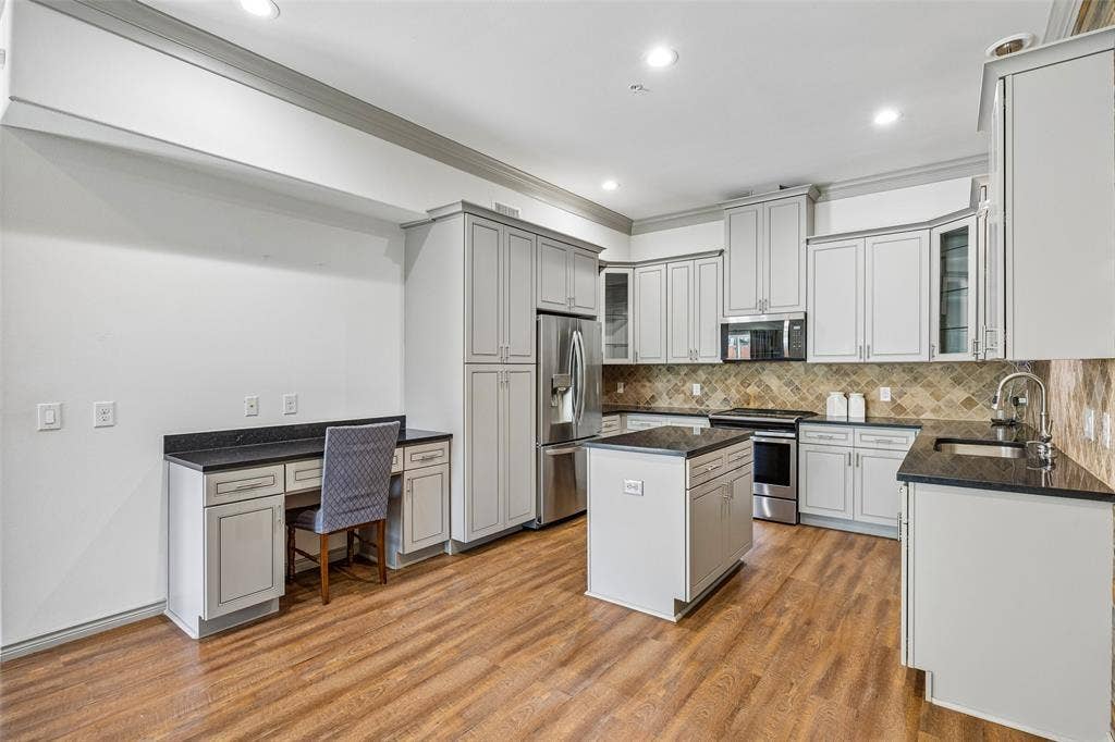 1325 Summerset Lane, Burleson, TX 76028 1325 Summerset Lane, Burleson, TX 76028