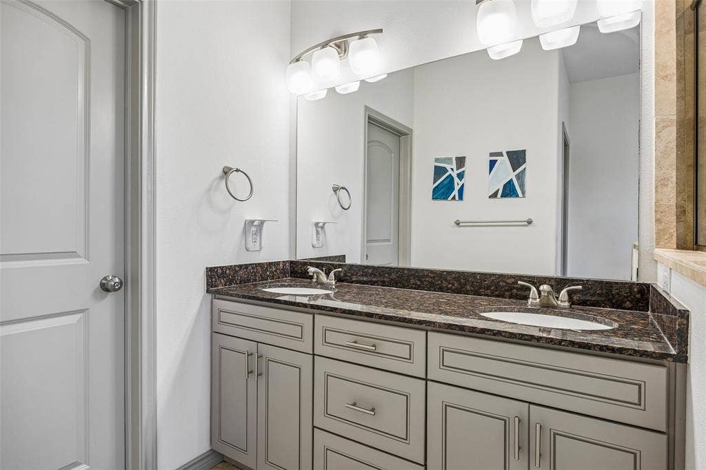 1325 Summerset Lane, Burleson, TX 76028 1325 Summerset Lane, Burleson, TX 76028