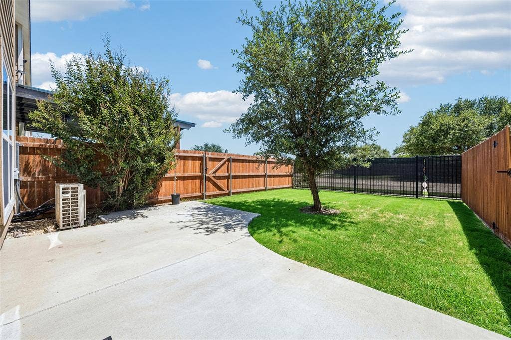 1325 Summerset Lane, Burleson, TX 76028 1325 Summerset Lane, Burleson, TX 76028