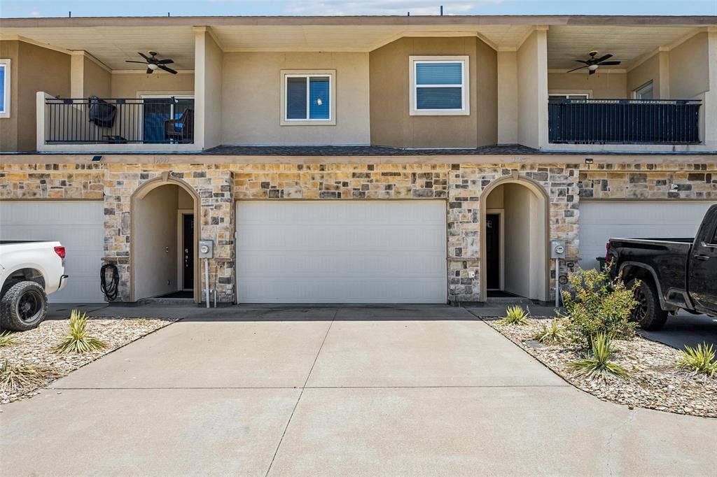 1325 Summerset Lane, Burleson, TX 76028 1325 Summerset Lane, Burleson, TX 76028