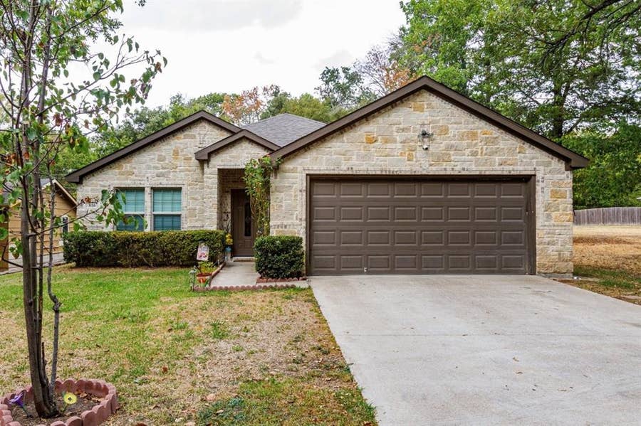 Property photo for 816 Elmo Drive, Seagoville, TX