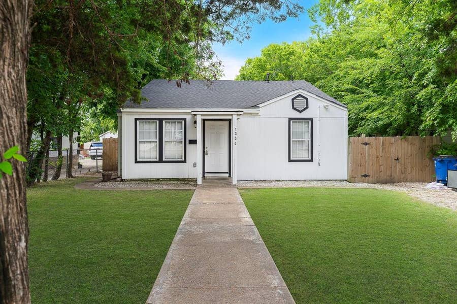 Property photo for 1330 Fordham Road, Dallas, TX