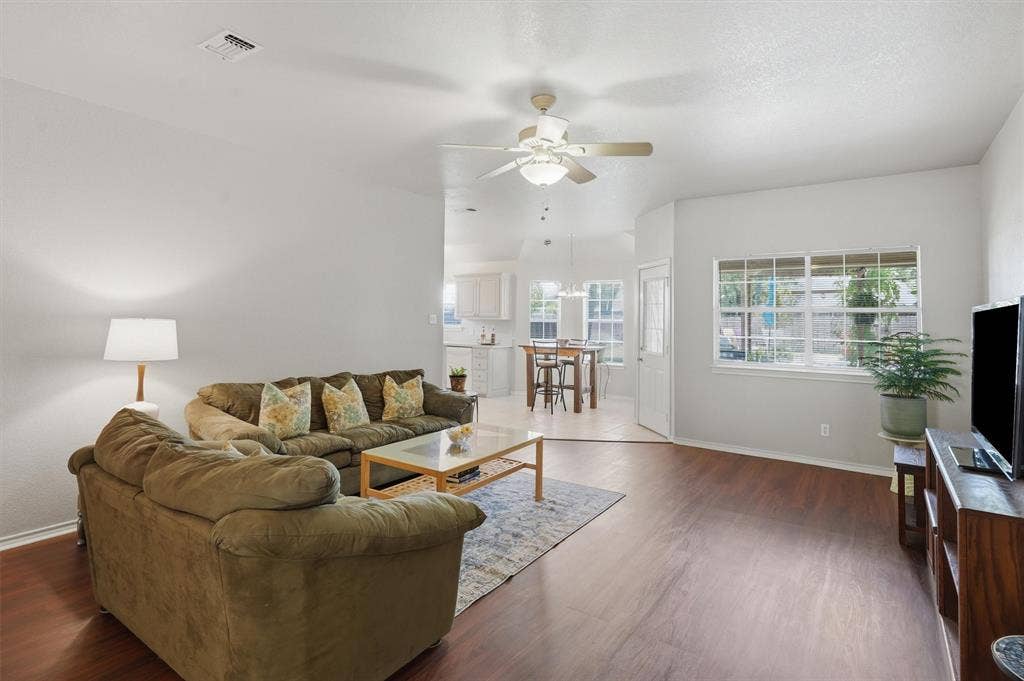 1834 Rayna Drive, Weatherford, TX 76086 1834 Rayna Drive, Weatherford, TX 76086