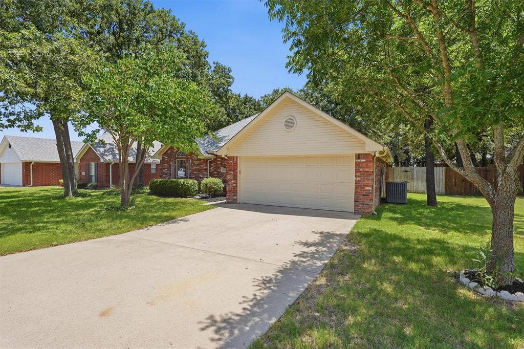 1834 Rayna Drive, Weatherford, TX 76086 1834 Rayna Drive, Weatherford, TX 76086