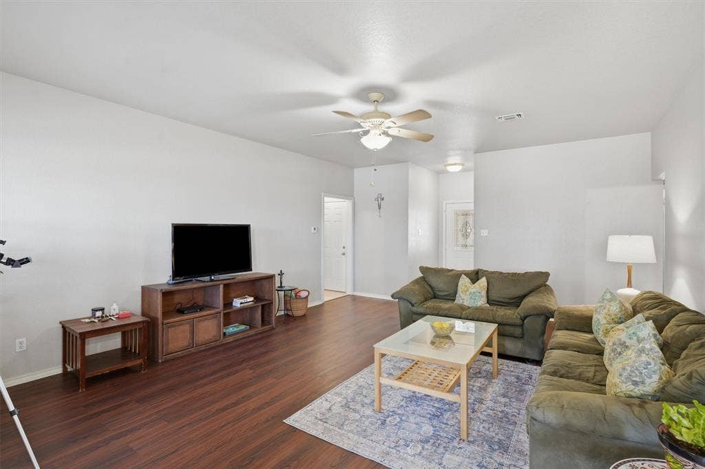 1834 Rayna Drive, Weatherford, TX 76086 1834 Rayna Drive, Weatherford, TX 76086