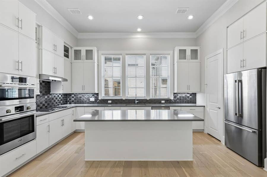 Property photo for 14995 Oak Street, Addison, TX