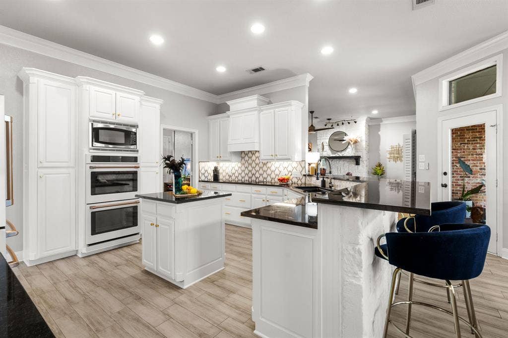 3650 Baylor Boulevard, Midlothian, TX 76065 3650 Baylor Boulevard, Midlothian, TX 76065