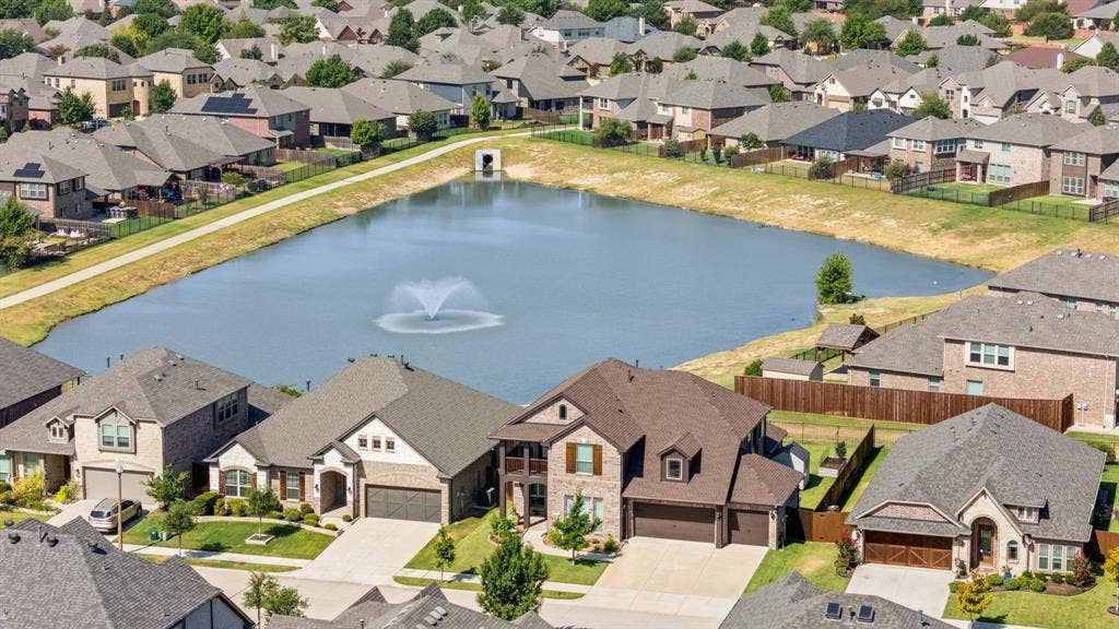 9004 Lavon Lane, Denton, TX 76226