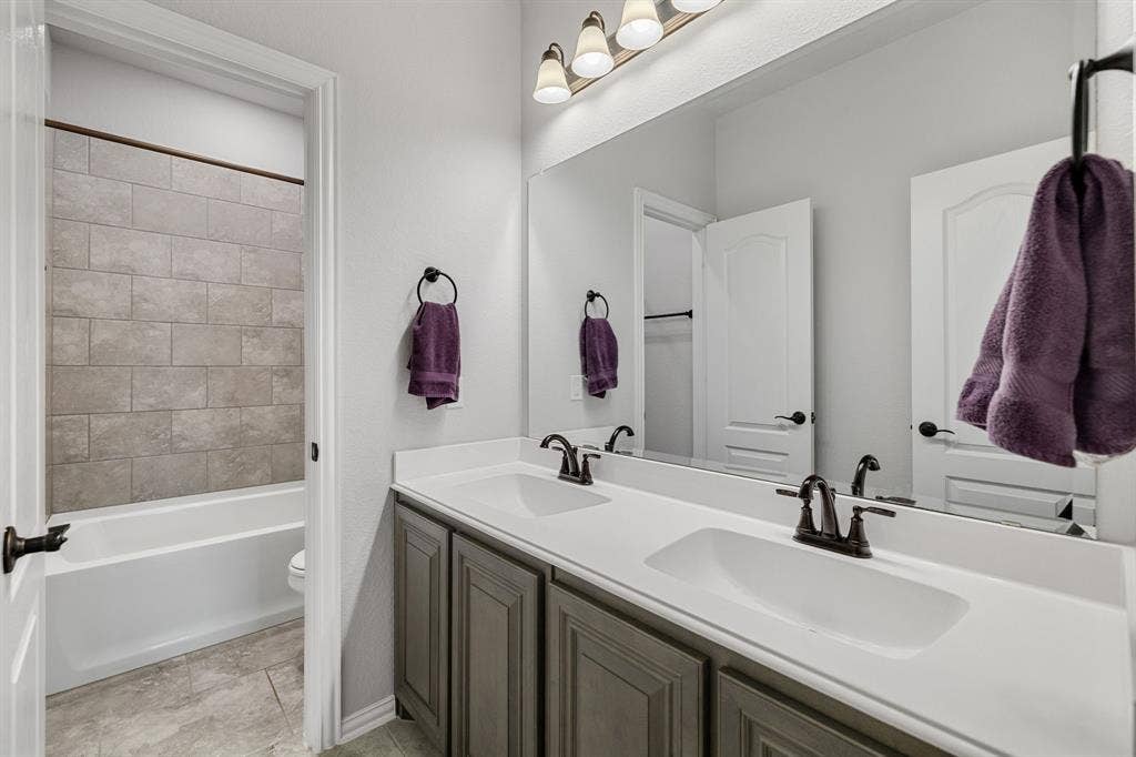 9004 Lavon Lane, Denton, TX 76226