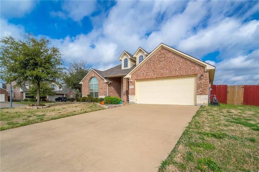 Property photo for 3003 Belmont Court, Irving, TX
