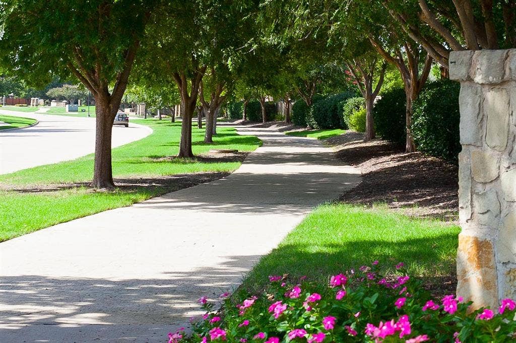 6409 Biltmore Lane, McKinney, TX 75071 Extensive Trails winding through Stonebridge Ranch.