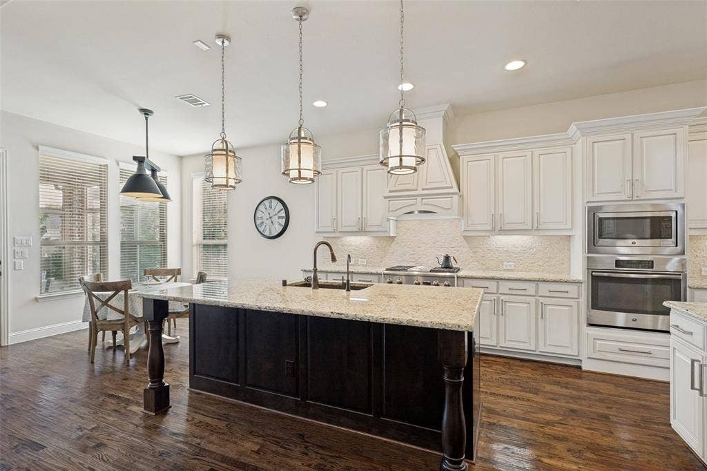 6409 Biltmore Lane, McKinney, TX 75071 Lots of Light