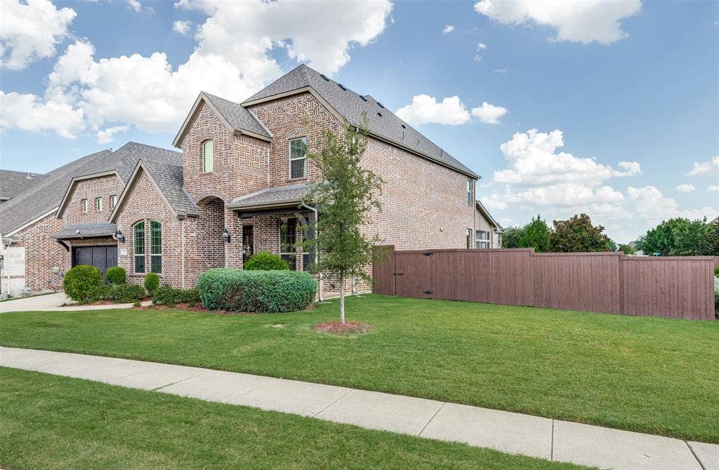 6409 Biltmore Lane, McKinney, TX 75071 Spacious Corner Lot!