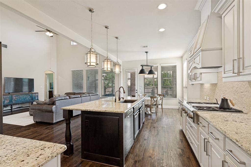 6409 Biltmore Lane, McKinney, TX 75071 Kitchen Open to Living