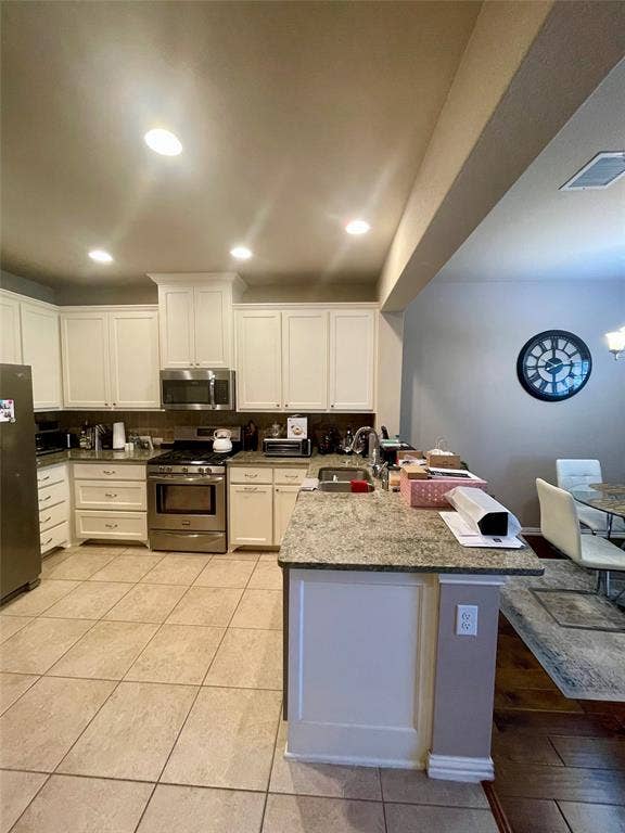 3803 Cascade Sky Drive, Arlington, TX 76005 3803 Cascade Sky Drive, Arlington, TX 76005