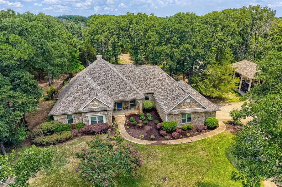 Property photo for 1573 Oak Bend Drive, Kaufman, TX