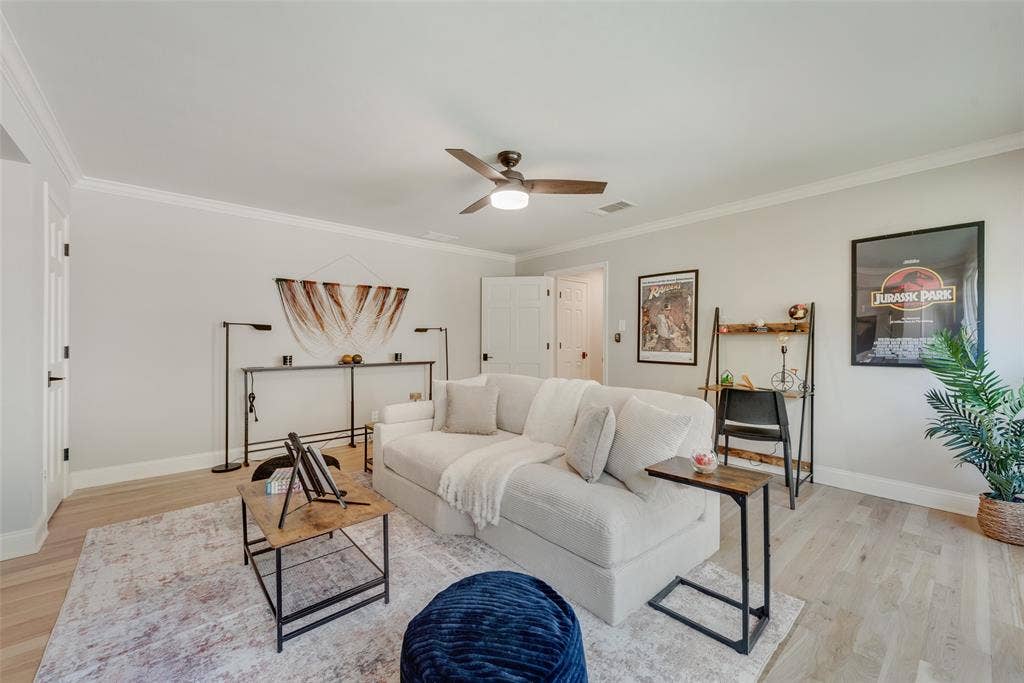 6902 Deloache Avenue, Dallas, TX 75225 6902 Deloache Avenue, Dallas, TX 75225